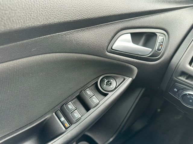 2015 Ford Focus 4dr Sedan SE - 23010325 - 12