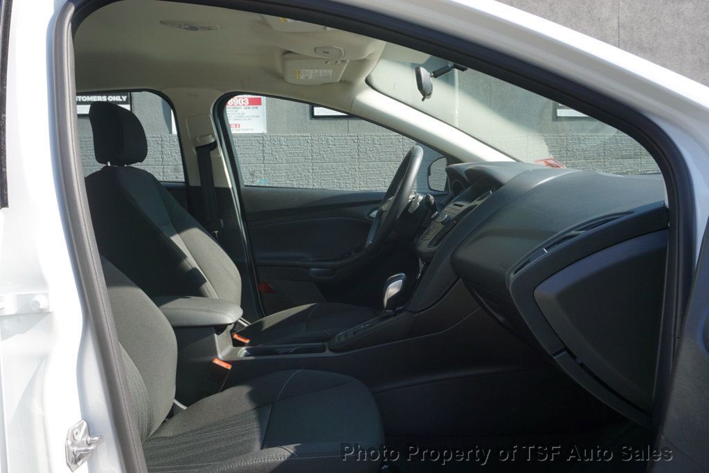 2015 Ford Focus 4dr Sedan SE 1-OWNER CLEAN CARFAX W/SERVICE HISTORY LOW MILES - 23090392 - 9