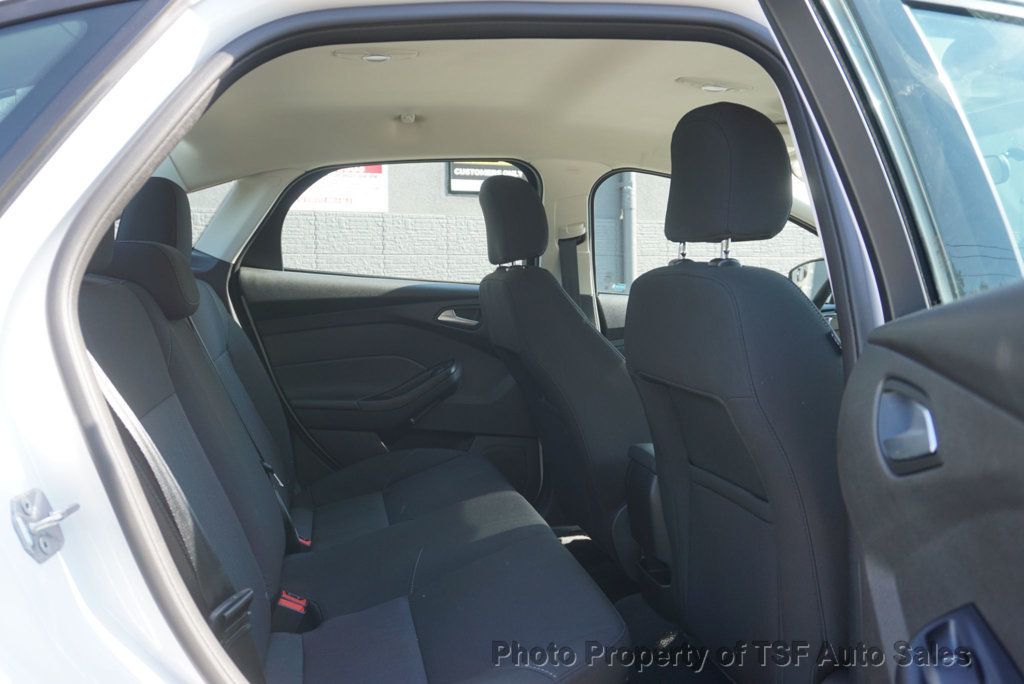 2015 Ford Focus 4dr Sedan SE 1-OWNER CLEAN CARFAX W/SERVICE HISTORY LOW MILES - 23090392 - 11