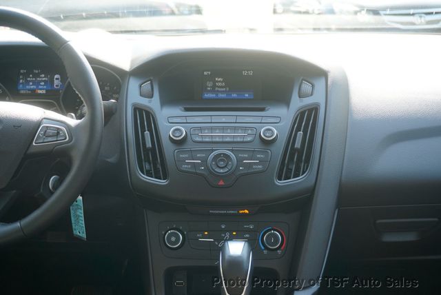 2015 Ford Focus 4dr Sedan SE 1-OWNER CLEAN CARFAX W/SERVICE HISTORY LOW MILES - 23090392 - 13