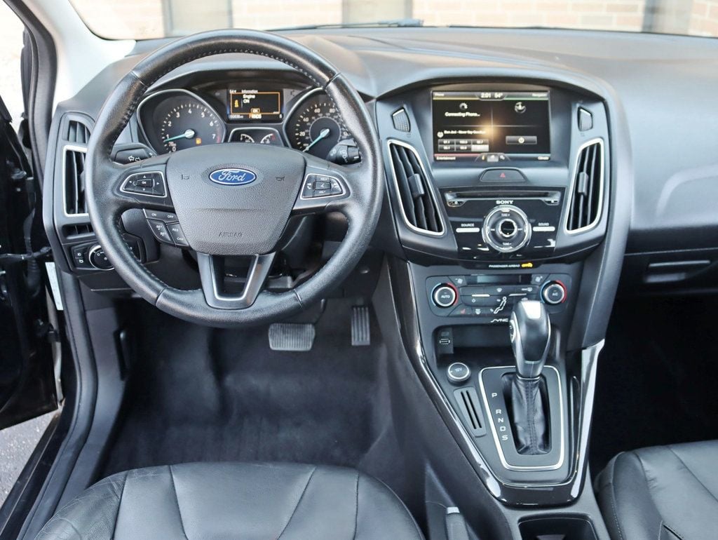 2015 Ford Focus 4dr Sedan Titanium Navigation Moonroof - 22945426 - 10