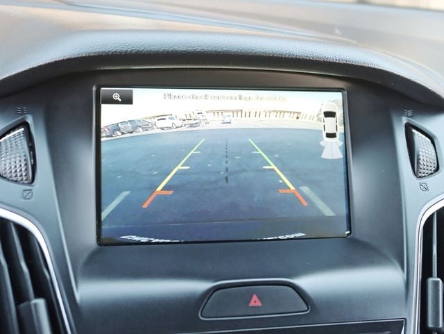 2015 Ford Focus 4dr Sedan Titanium Navigation Moonroof - 22945426 - 14