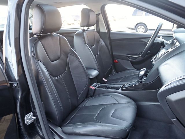 2015 Ford Focus 4dr Sedan Titanium Navigation Moonroof - 22945426 - 21