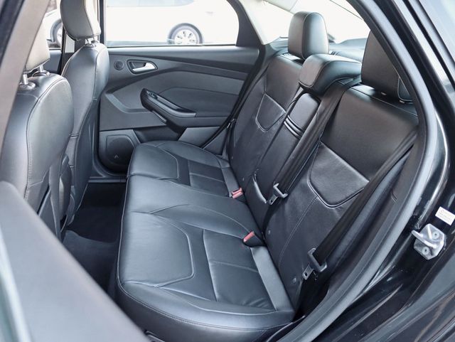 2015 Ford Focus 4dr Sedan Titanium Navigation Moonroof - 22945426 - 22