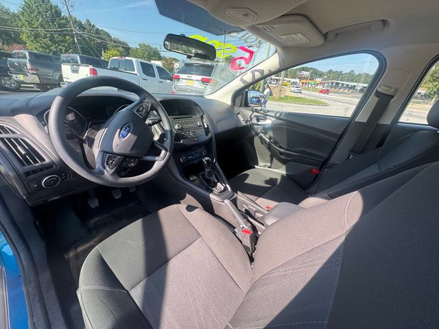 2015 Ford Focus 5dr Hatchback SE - 22915551 - 12