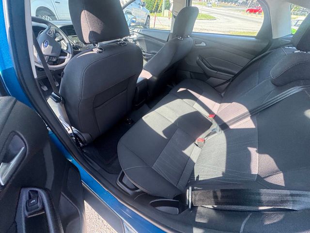 2015 Ford Focus 5dr Hatchback SE - 22915551 - 14