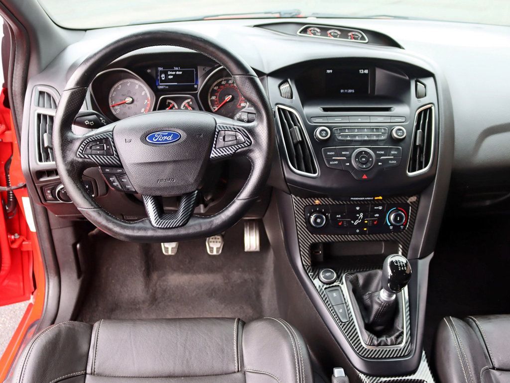 2015 Ford Focus ST photo 11