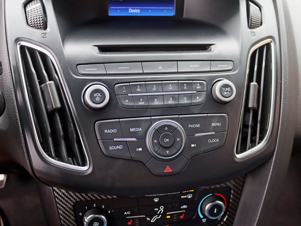 2015 Ford Focus ST photo 17