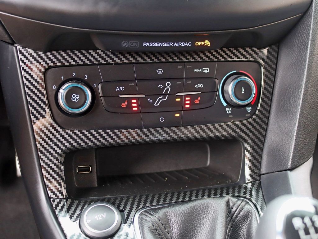2015 Ford Focus ST photo 18