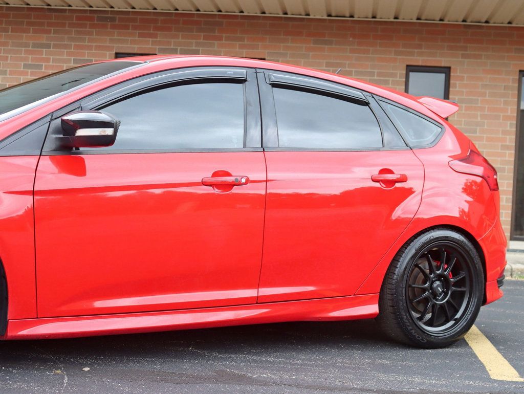 2015 Ford Focus ST photo 2