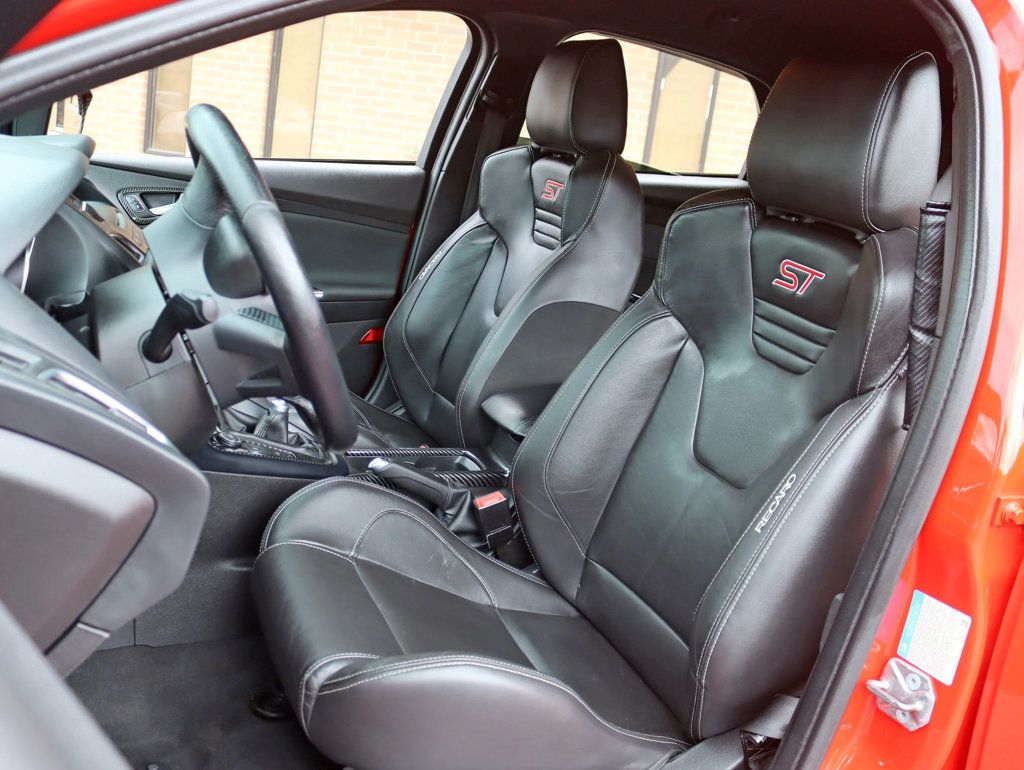 2015 Ford Focus ST photo 22