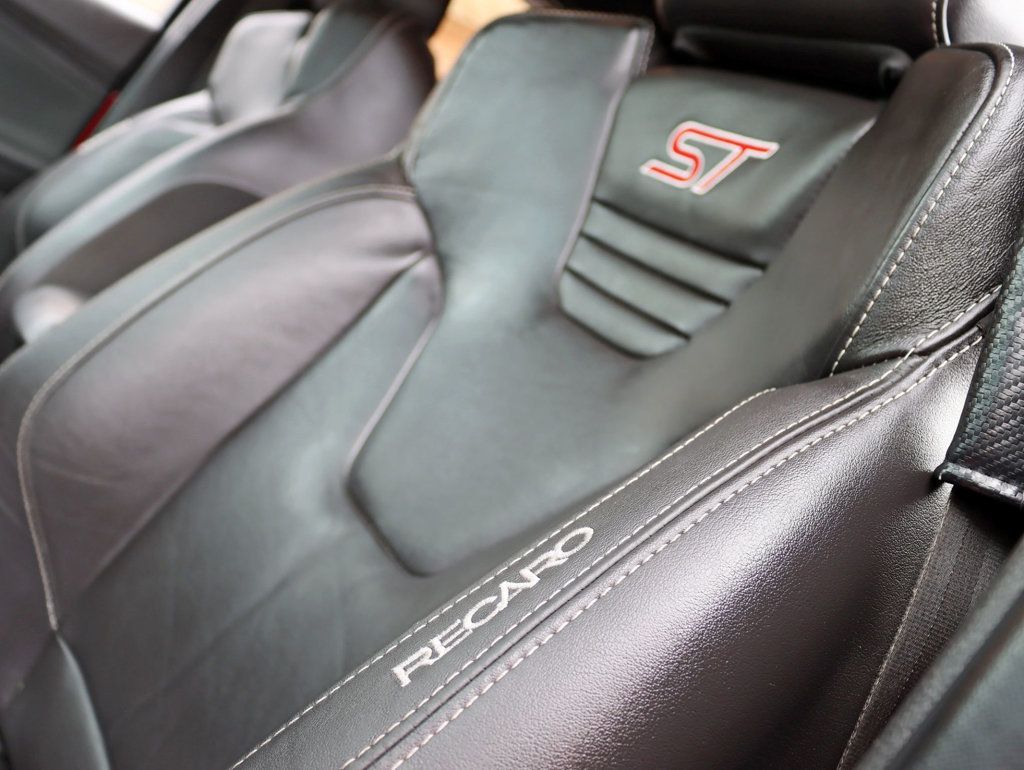 2015 Ford Focus ST photo 23