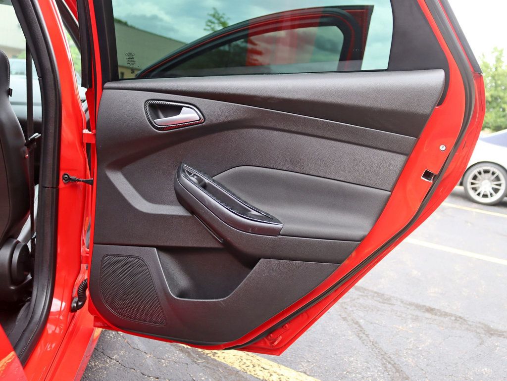 2015 Ford Focus ST photo 30