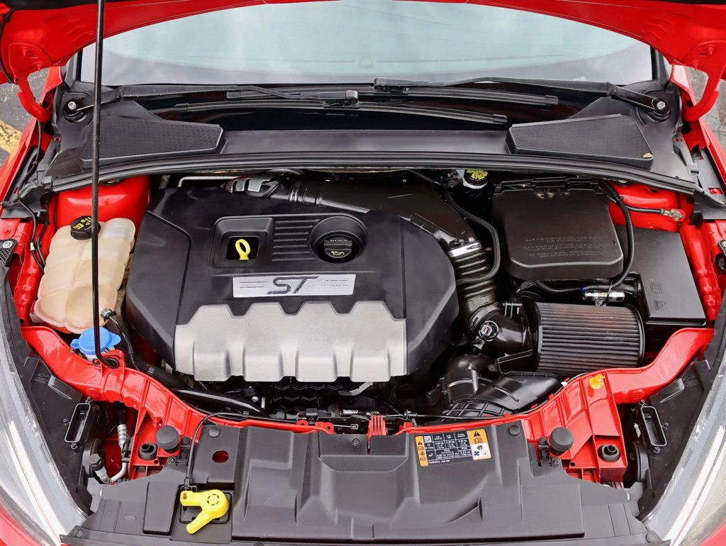 2015 Ford Focus ST photo 32