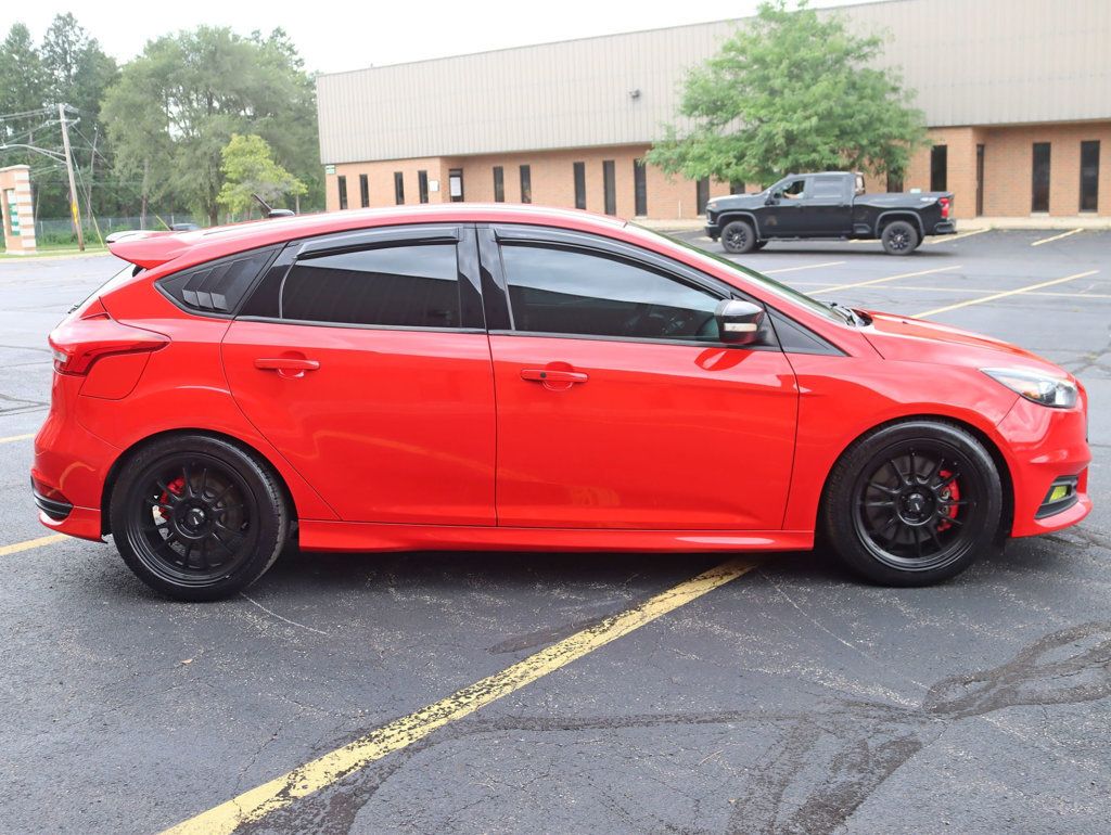 2015 Ford Focus ST photo 8