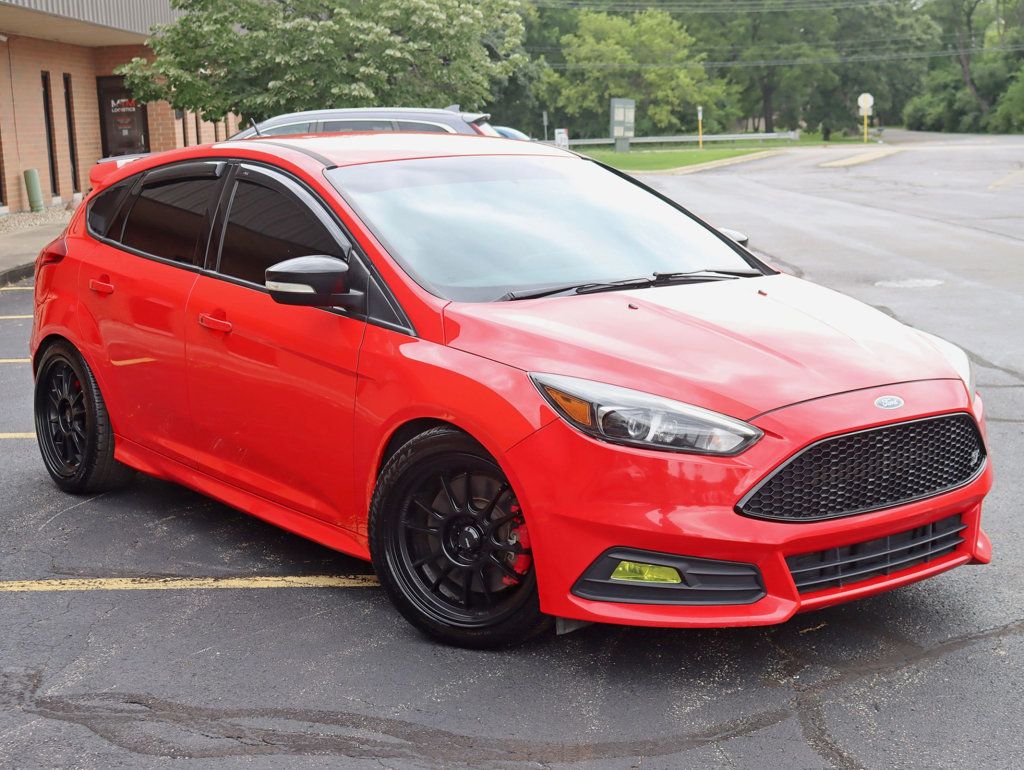 2015 Ford Focus ST photo 9