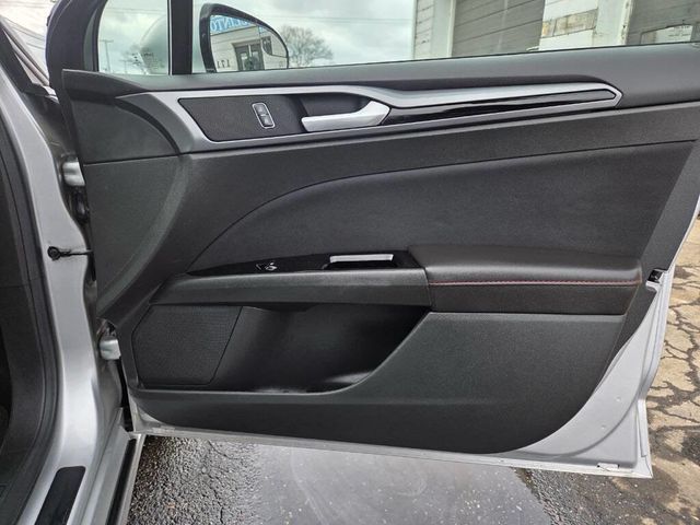 2015 Ford Fusion 4dr Sedan SE FWD - 22983741 - 24