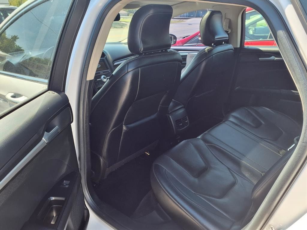 2015 Ford Fusion 4dr Sedan SE FWD - 22906094 - 17