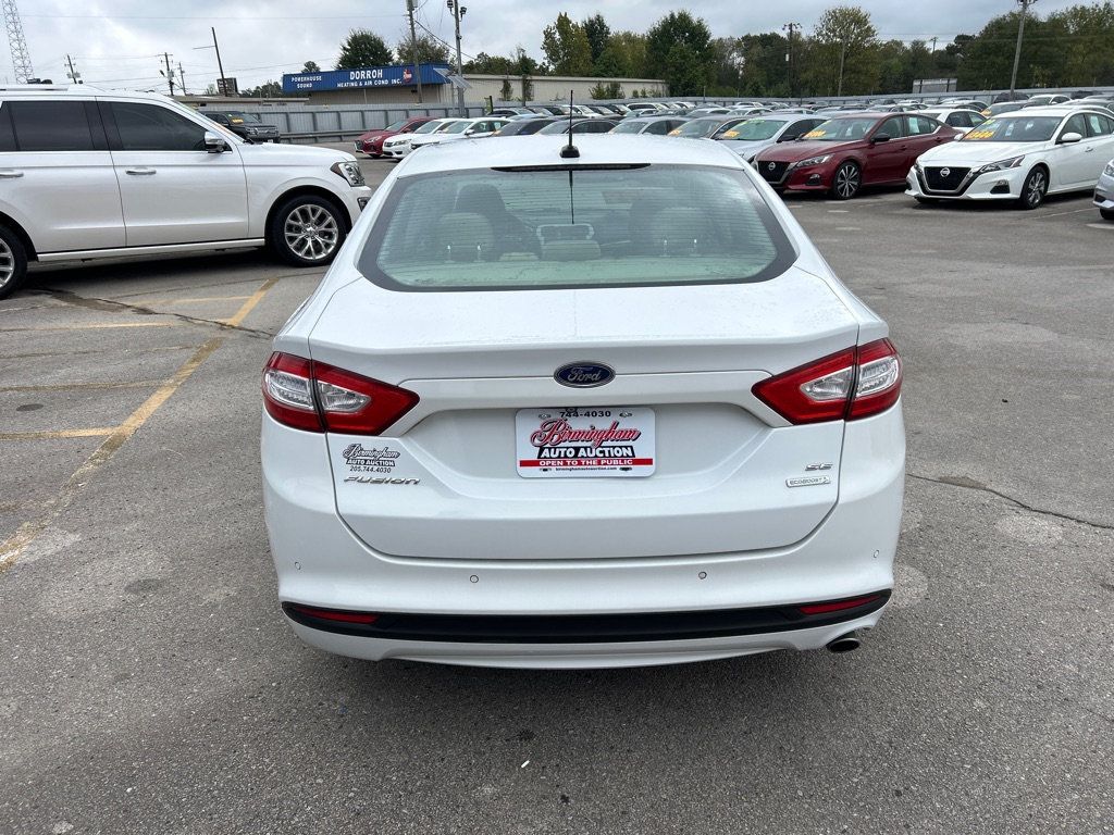 2015 Ford Fusion SE photo 3