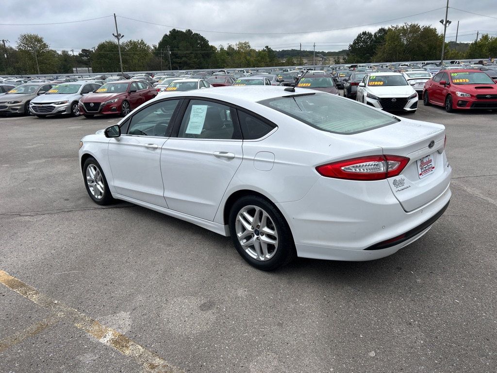 2015 Ford Fusion SE photo 4