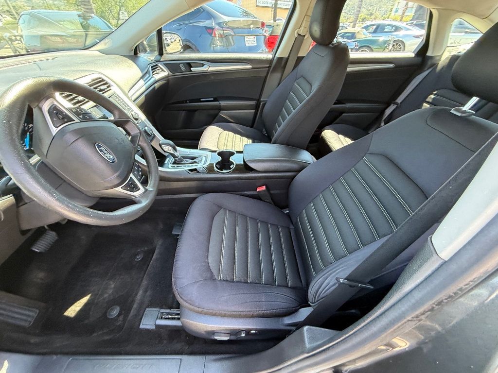 2015 Ford Fusion 4dr Sedan SE FWD - 23001843 - 12