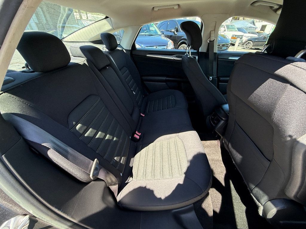 2015 Ford Fusion 4dr Sedan SE FWD - 23001843 - 18