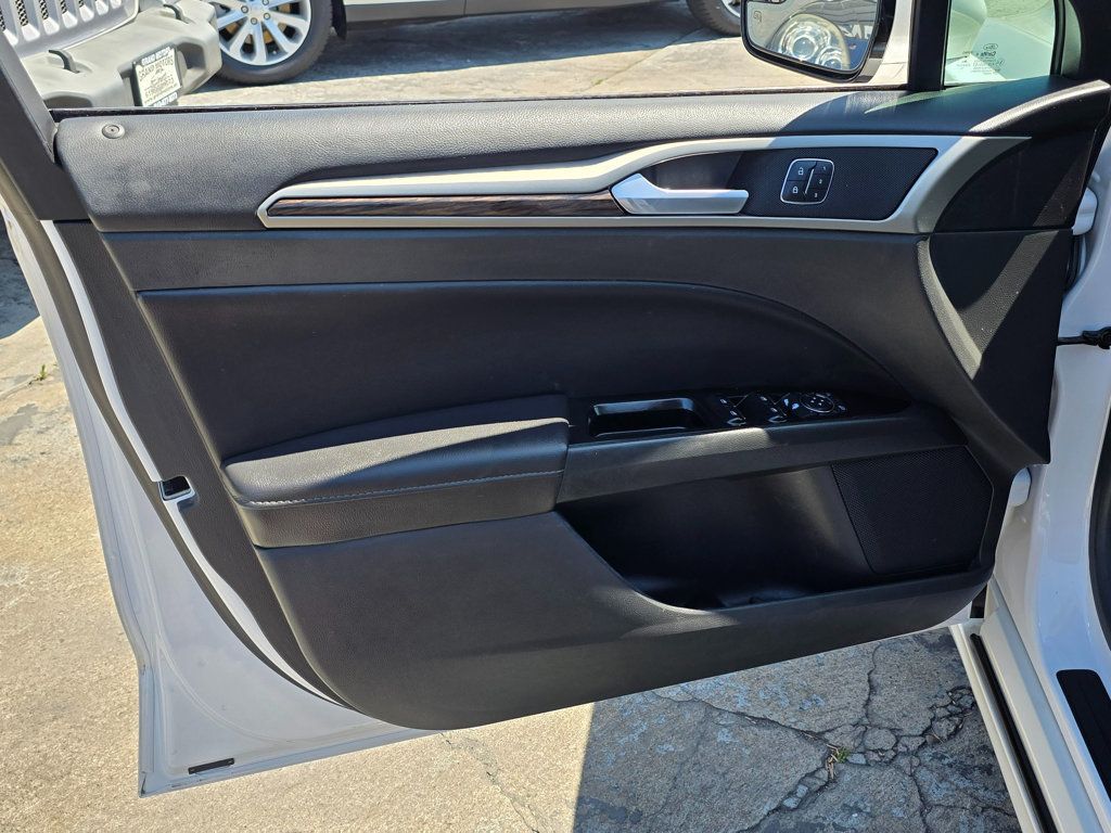 2015 Ford Fusion 4dr Sedan SE FWD - 23004102 - 19