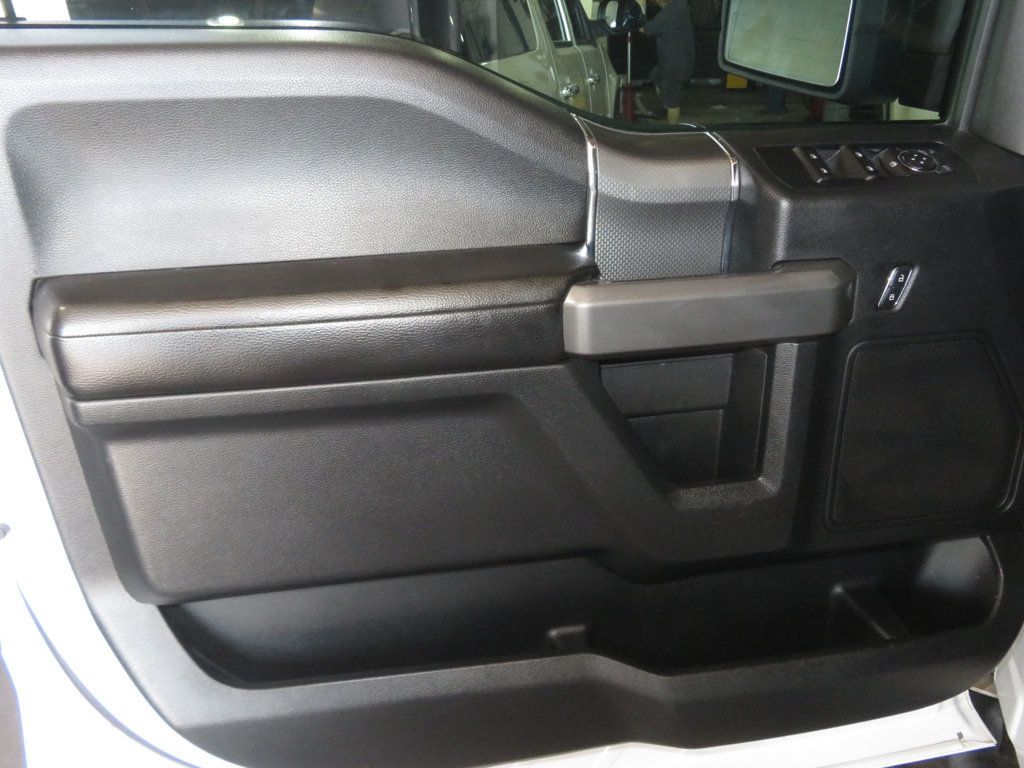 2015 Ford F-150 XLT photo 14