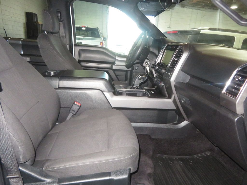 2015 Ford F-150 XLT photo 26