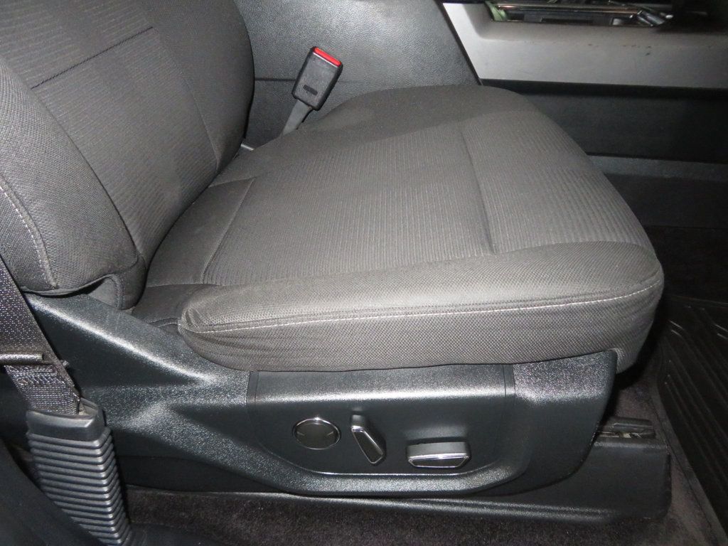 2015 Ford F-150 XLT photo 28