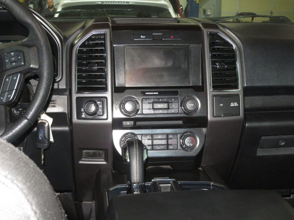 2015 Ford F-150 XLT photo 33