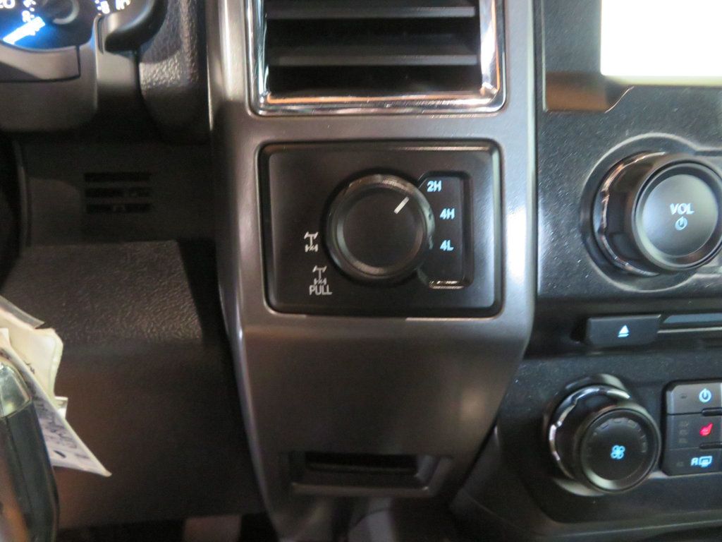 2015 Ford F-150 XLT photo 35