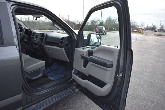 2015 Ford F-150 2WD SuperCrew 145" XL - 22983670 - 32