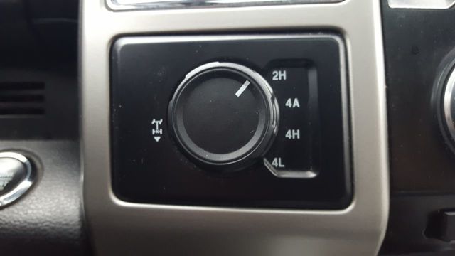 2015 Ford F-150 4WD SuperCab 145" Lariat - 18570647 - 26