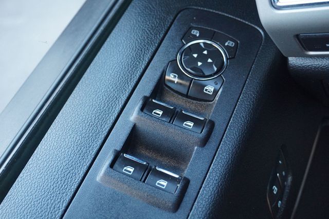 2015 Ford F-150 4WD SuperCrew 145" Lariat - 23041180 - 22