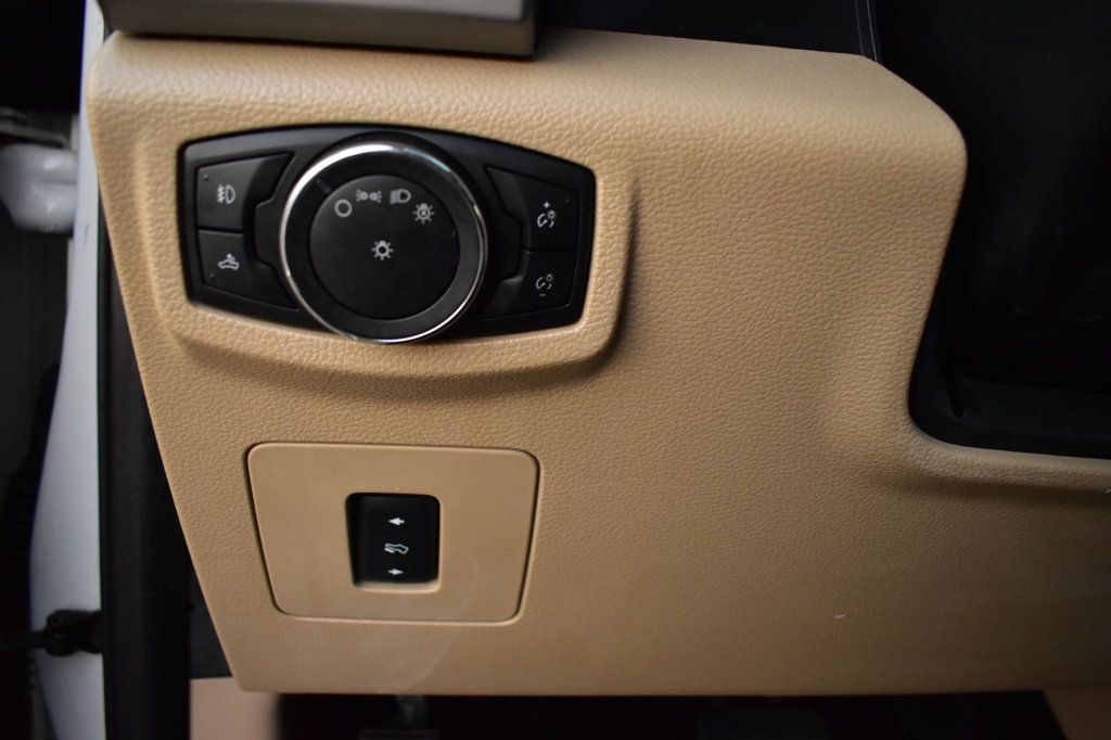 2015 Ford F-150 4WD SuperCrew 145" Lariat - 22975629 - 45