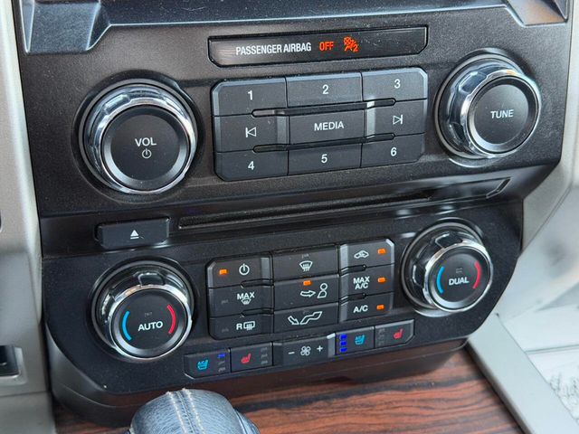 2015 Ford F-150 4WD SuperCrew 145" Lariat - 23006133 - 32