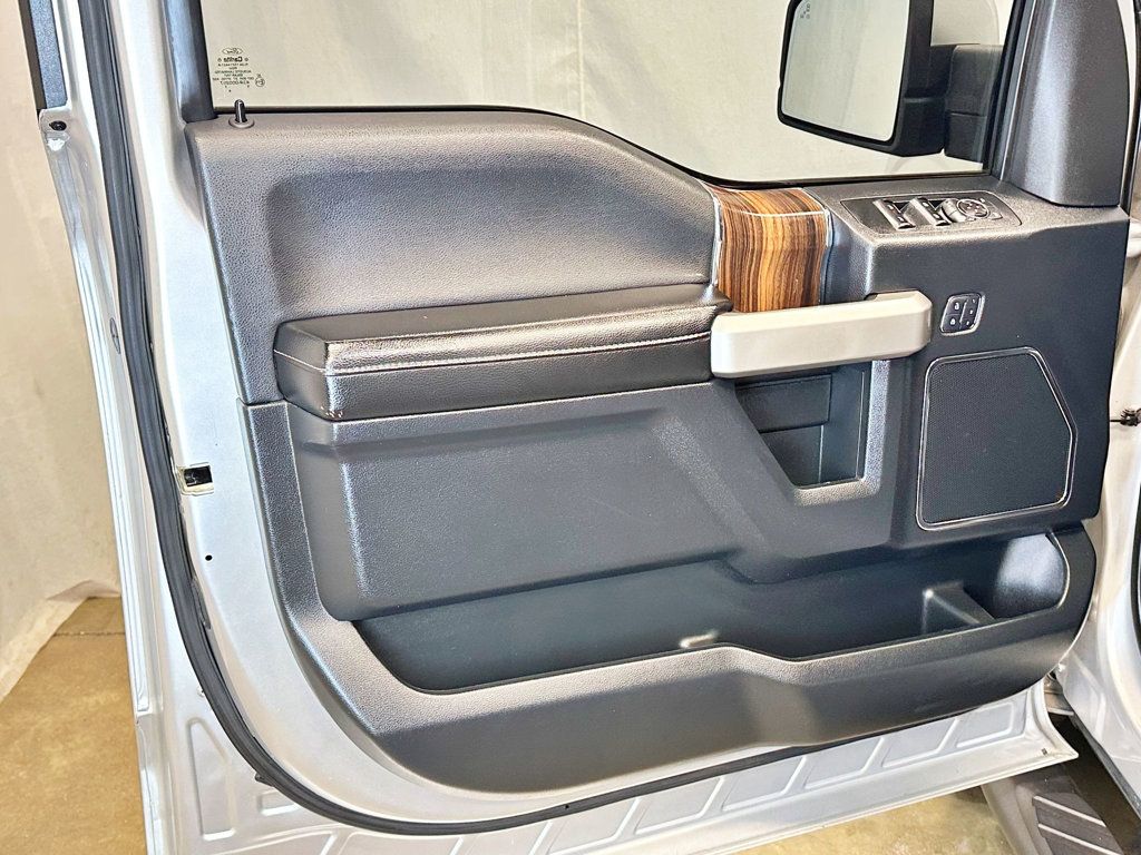 2015 Ford F-150 4WD SuperCrew 145" Lariat - 23035712 - 30