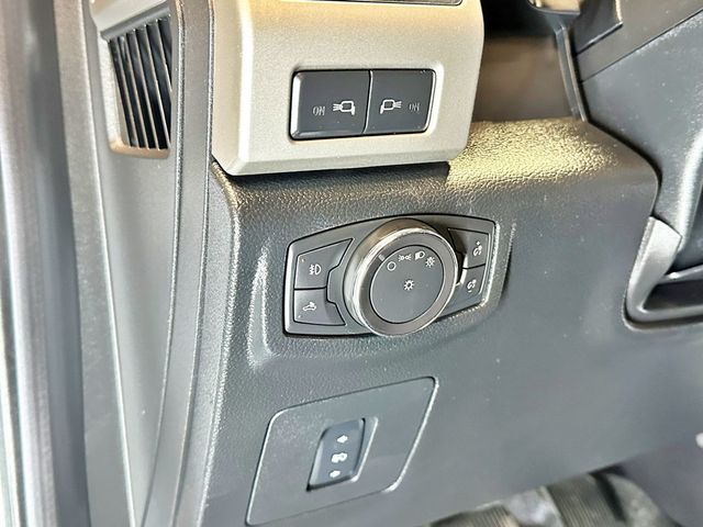 2015 Ford F-150 4WD SuperCrew 145" Lariat - 23035712 - 32