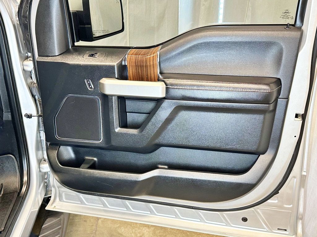 2015 Ford F-150 4WD SuperCrew 145" Lariat - 23035712 - 37