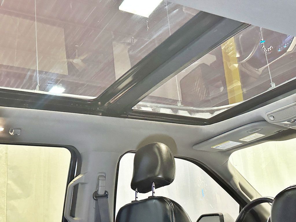 2015 Ford F-150 4WD SuperCrew 145" Lariat - 23035712 - 45