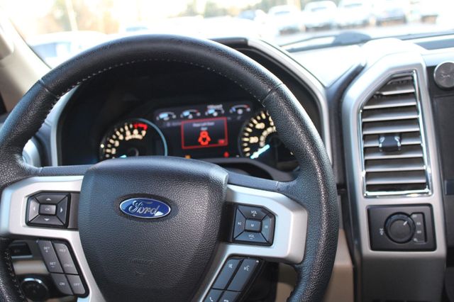 2015 Ford F-150 4WD SuperCrew 145" Lariat - 22981586 - 32