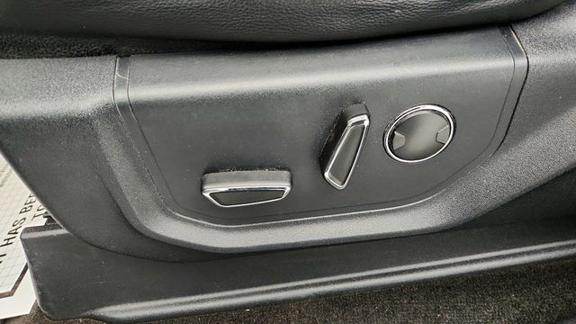 2015 Ford F-150 4WD SuperCrew 145'' Lariat with 502A, Twin Panel Moonroof & ACC - 22956687 - 11