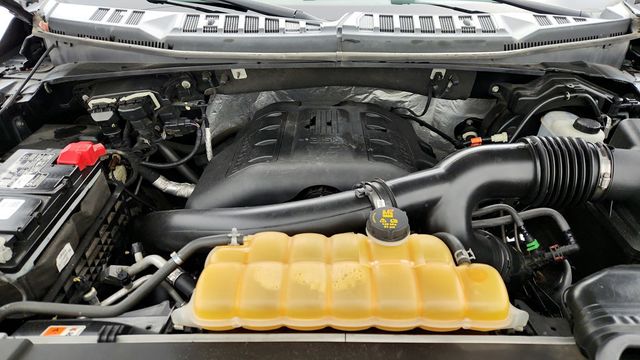 2015 Ford F-150 4WD SuperCrew 145'' Lariat with 502A, Twin Panel Moonroof & ACC - 22956687 - 27