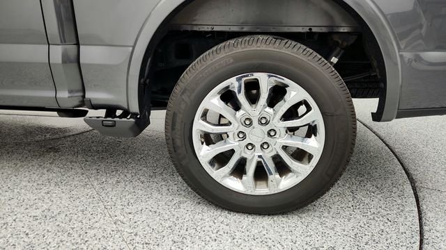 2015 Ford F-150 4WD SuperCrew 145'' Lariat with 502A, Twin Panel Moonroof & ACC - 22956687 - 8