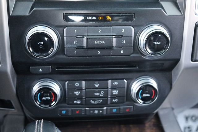 2015 Ford F-150 4WD SuperCrew 145" Platinum - 22969255 - 36