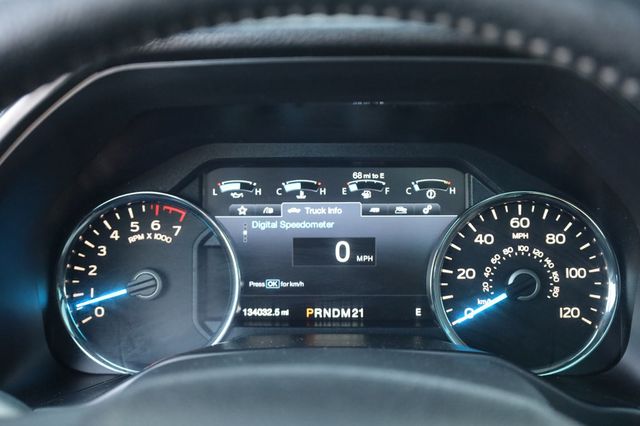 2015 Ford F-150 4WD SuperCrew 145" Platinum - 22969255 - 39