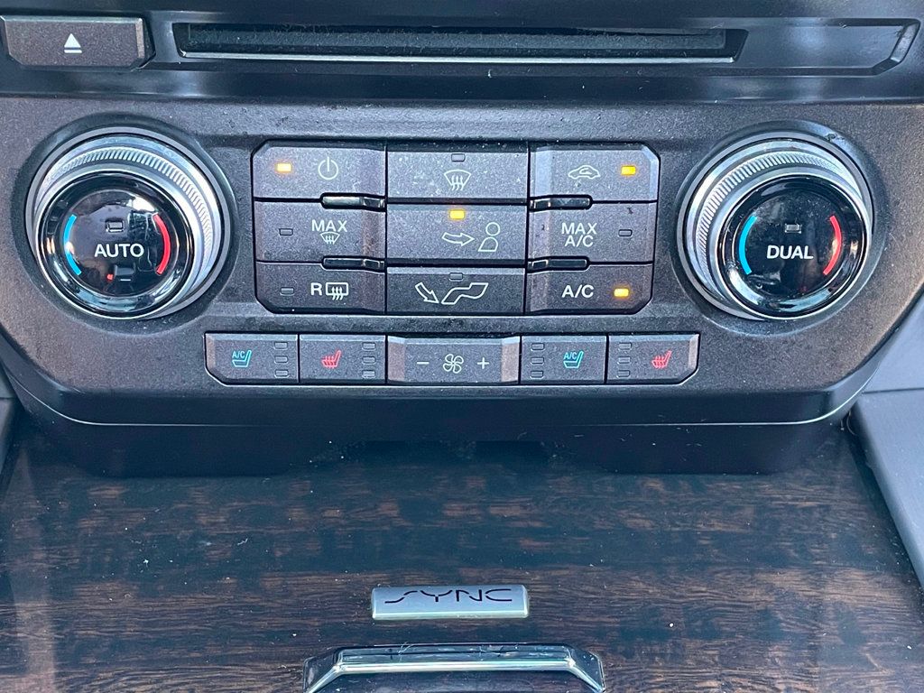 2015 Ford F-150 4WD SuperCrew 157" Platinum - 23044159 - 38