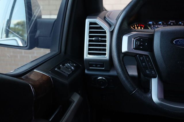 2015 Ford F-150 Platinum - 23078856 - 34