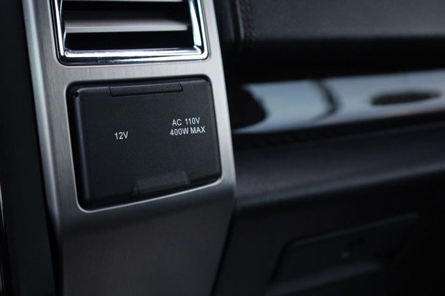 2015 Ford F-150 Platinum - 23078856 - 37